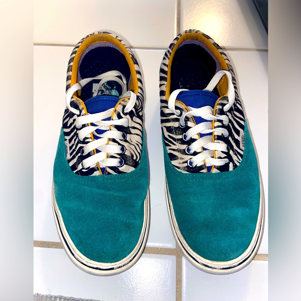 Preloved artsy pattern Vans